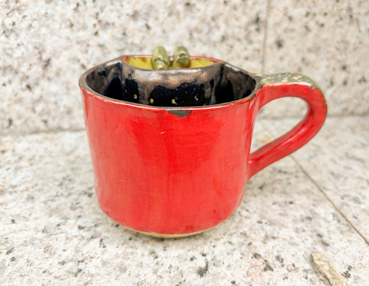 Break the Limit – Handcrafted Ceramic Tea Mug with Filter