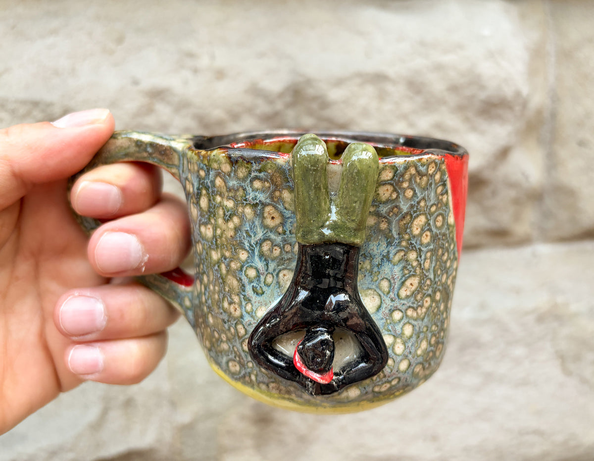 Break the Limit – Handcrafted Ceramic Tea Mug with Filter