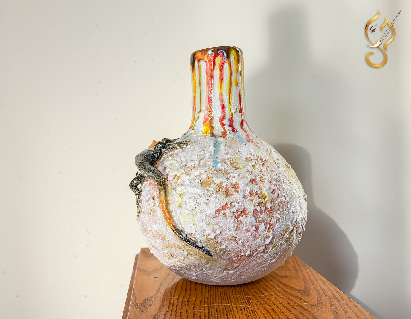 Camouflage Lizard - ceramic vase Art