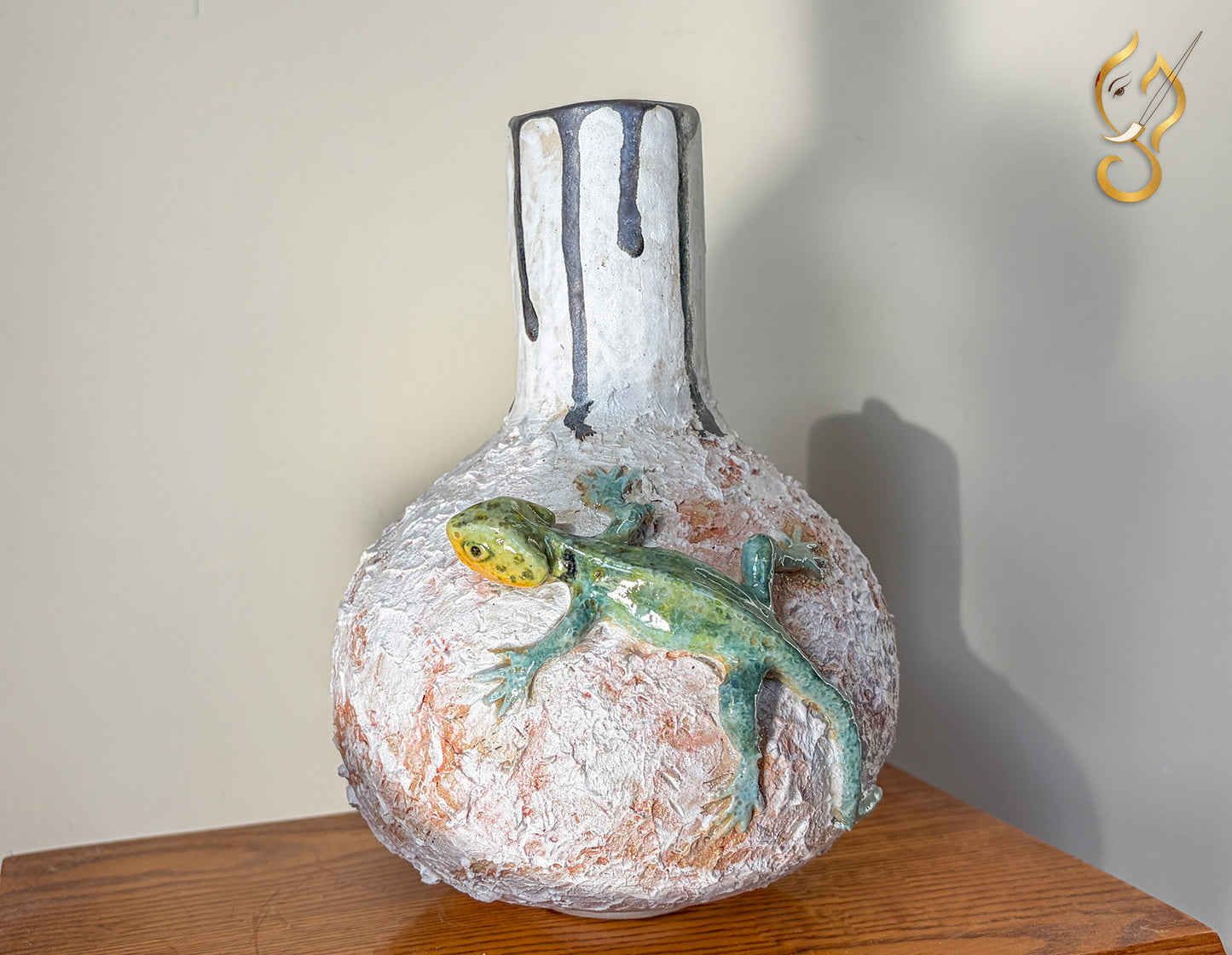 Hide and seek - ceramic vase art