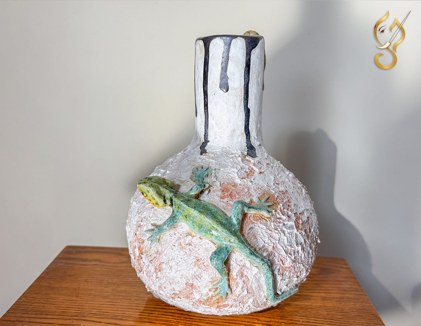 Hide and seek - ceramic vase art