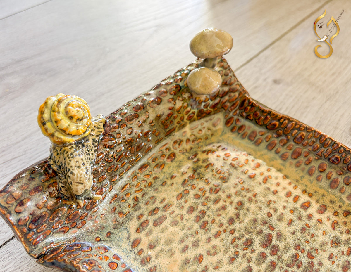 Back to Nature – Handcrafted Ceramic Tray Art